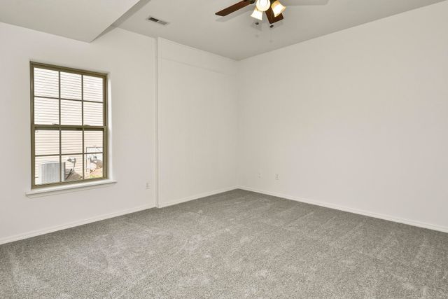 912 E Welch Street, Nixa, MO 65714