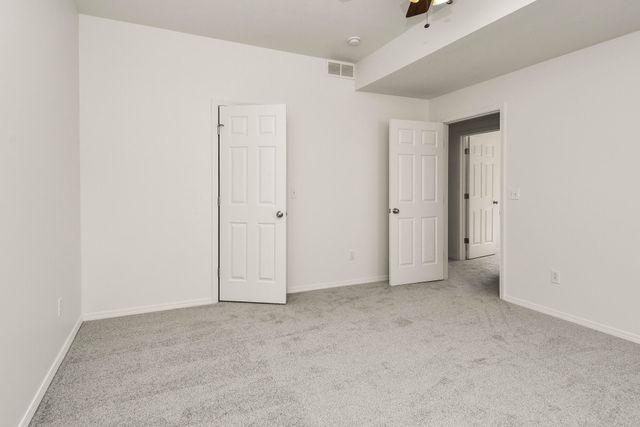 912 E Welch Street, Nixa, MO 65714