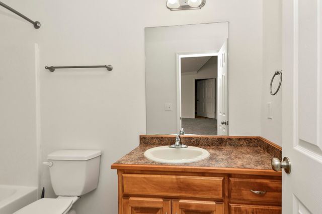 912 E Welch Street, Nixa, MO 65714