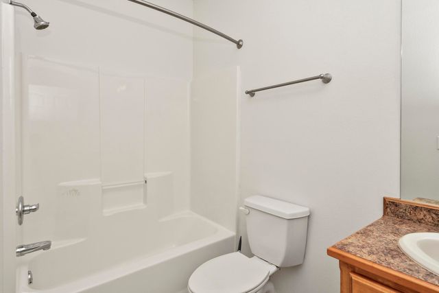 912 E Welch Street, Nixa, MO 65714