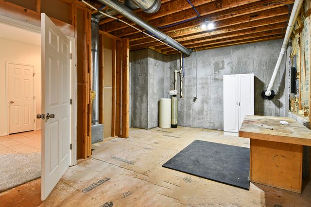 912 E Welch Street, Nixa, MO 65714