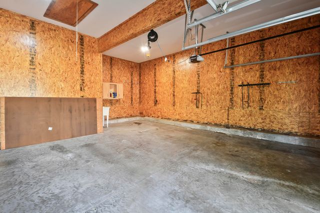 912 E Welch Street, Nixa, MO 65714