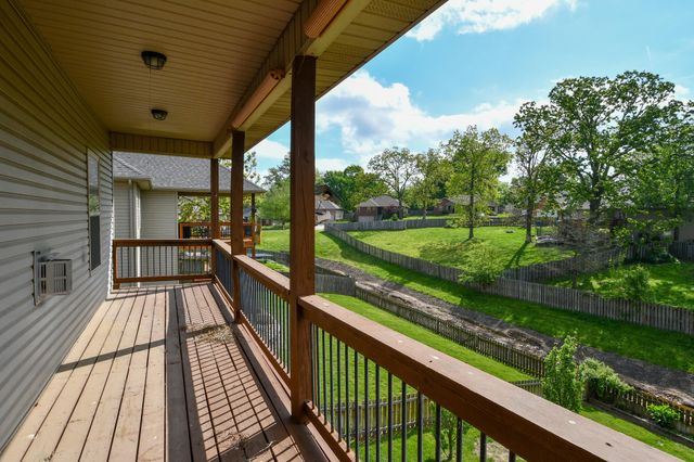 912 E Welch Street, Nixa, MO 65714