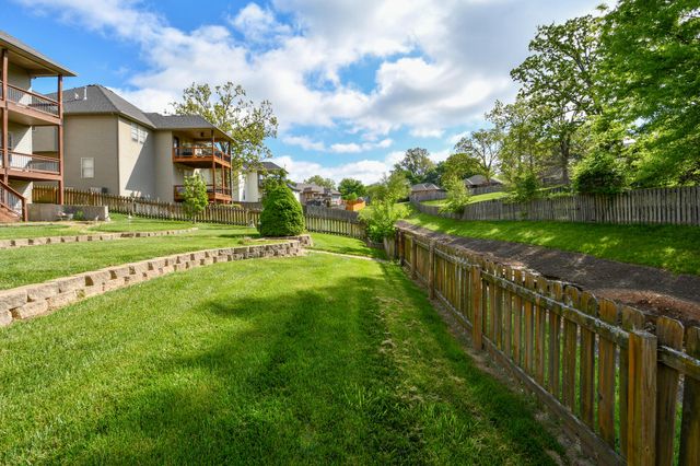 912 E Welch Street, Nixa, MO 65714