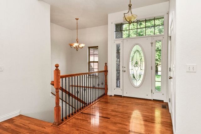 912 E Welch Street, Nixa, MO 65714