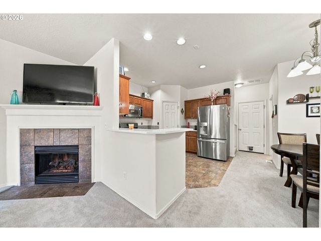 1027 Se NAZOMI Ave, Hillsboro, OR 97123