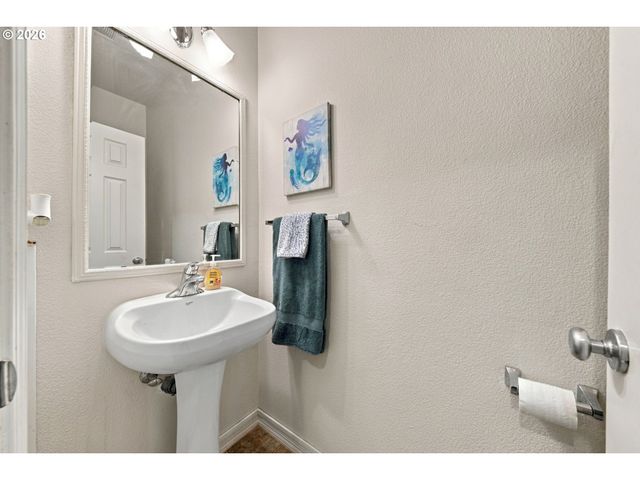 1027 Se NAZOMI Ave, Hillsboro, OR 97123