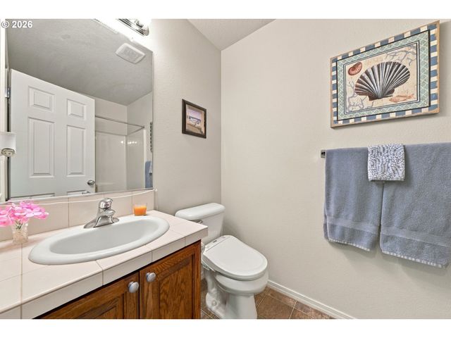 1027 Se NAZOMI Ave, Hillsboro, OR 97123