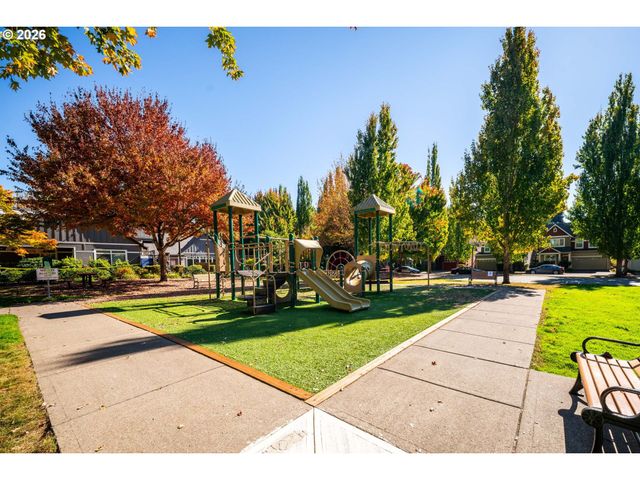 1027 Se NAZOMI Ave, Hillsboro, OR 97123