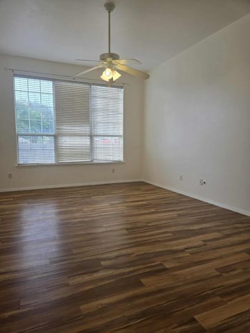 9021 River Trails Boulevard, Fort Worth, TX 76118