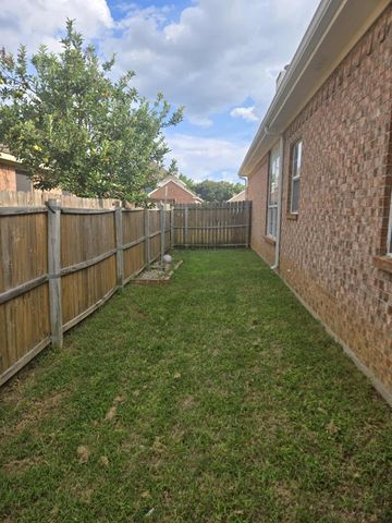 9021 River Trails Boulevard, Fort Worth, TX 76118