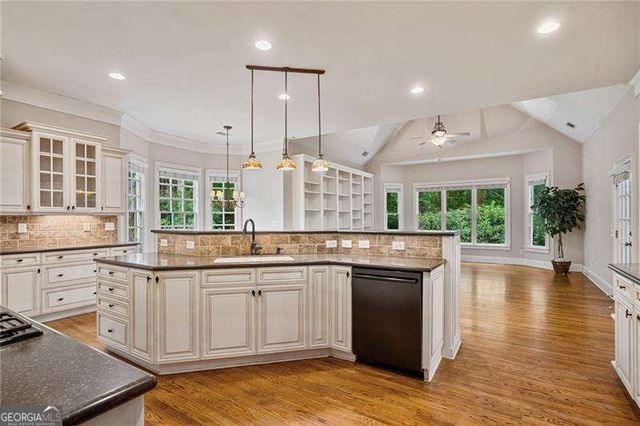 35 E Harbor Drive, Dawsonville, GA 30534