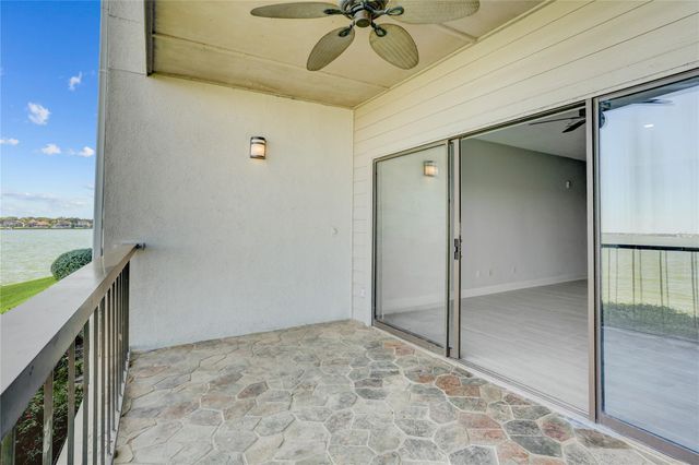 351 Lakeside Lane 102, Houston, TX 77058