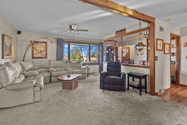 W295S10874 Highway ES, Mukwonago, WI 53149