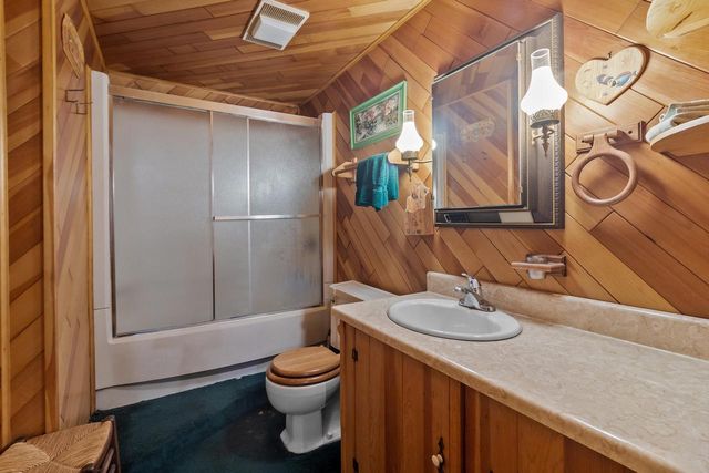 W295S10874 Highway ES, Mukwonago, WI 53149