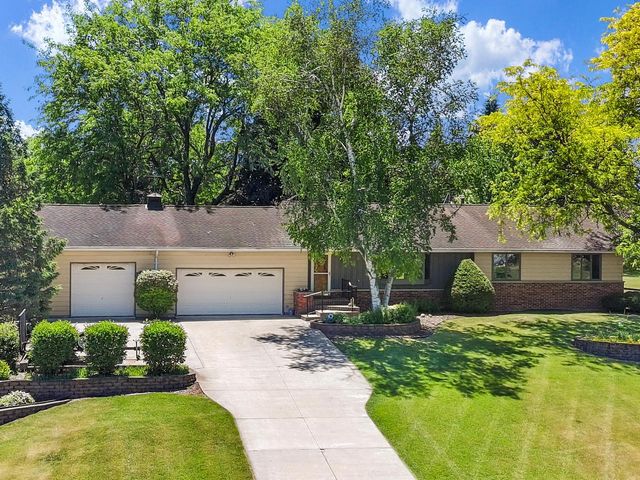 W295S10874 Highway ES, Mukwonago, WI 53149