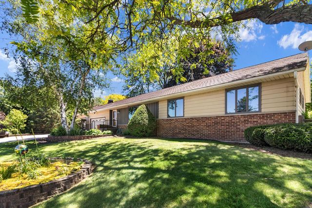 W295S10874 Highway ES, Mukwonago, WI 53149