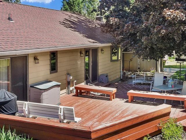 W295S10874 Highway ES, Mukwonago, WI 53149