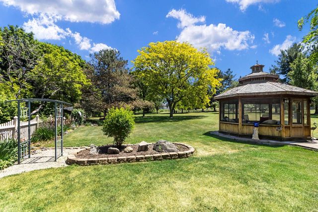 W295S10874 Highway ES, Mukwonago, WI 53149
