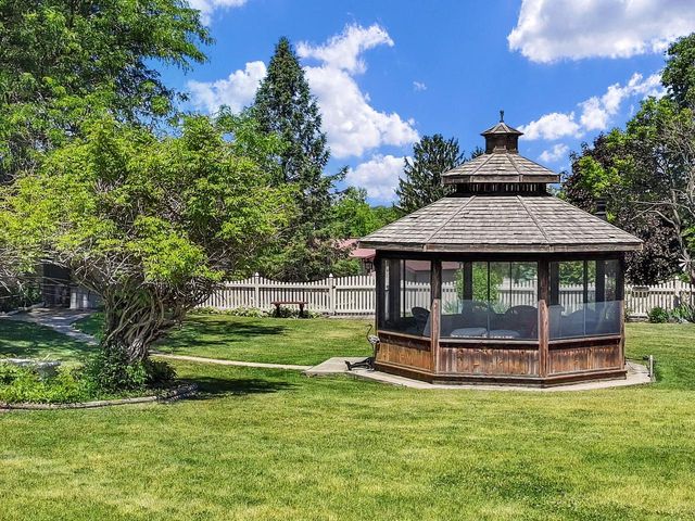 W295S10874 Highway ES, Mukwonago, WI 53149