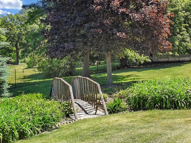 W295S10874 Highway ES, Mukwonago, WI 53149