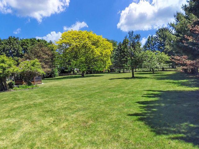 W295S10874 Highway ES, Mukwonago, WI 53149