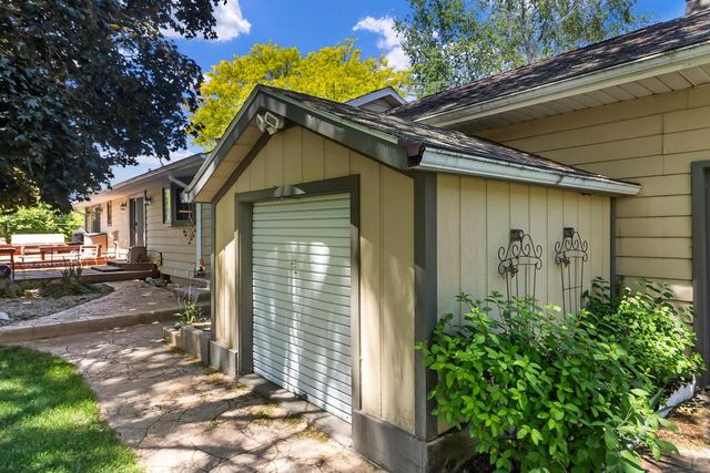 W295S10874 Highway ES, Mukwonago, WI 53149