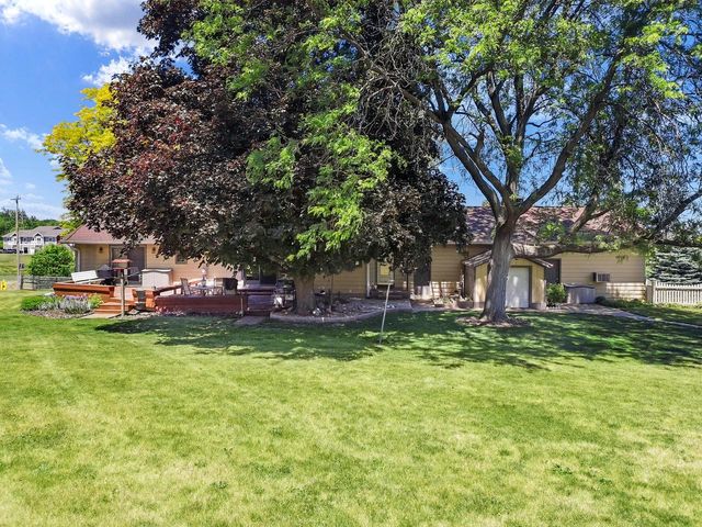 W295S10874 Highway ES, Mukwonago, WI 53149