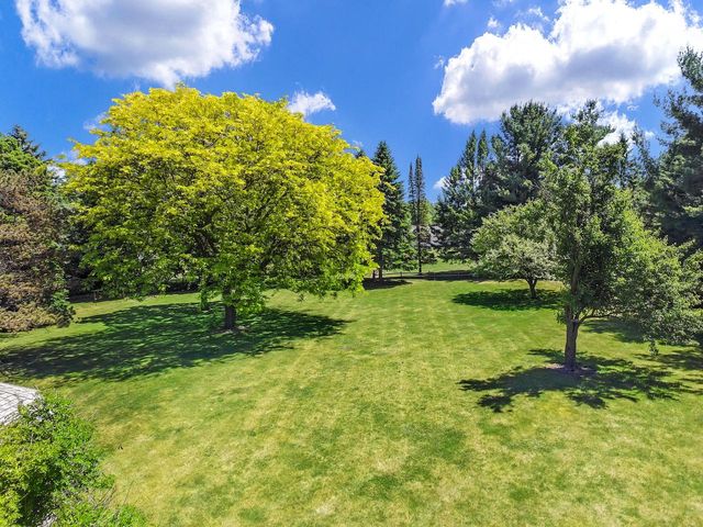 W295S10874 Highway ES, Mukwonago, WI 53149