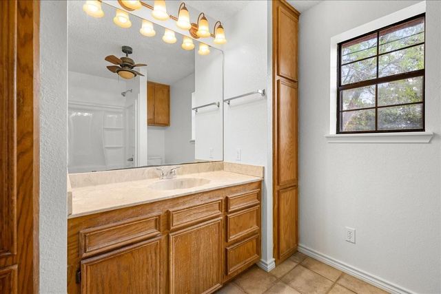 620 Panorama Road, La Grange, TX 78945