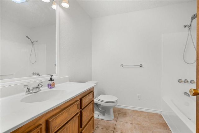 620 Panorama Road, La Grange, TX 78945