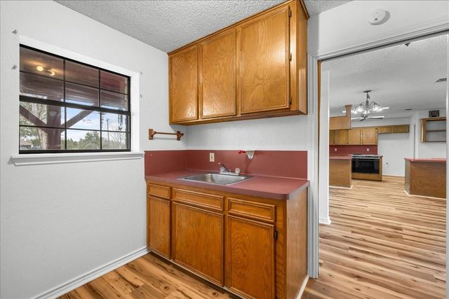 620 Panorama Road, La Grange, TX 78945