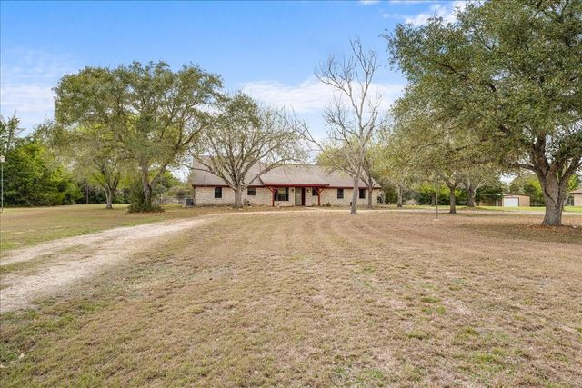 620 Panorama Road, La Grange, TX 78945
