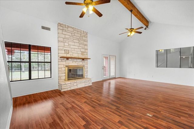 620 Panorama Road, La Grange, TX 78945