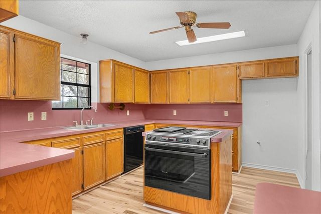 620 Panorama Road, La Grange, TX 78945