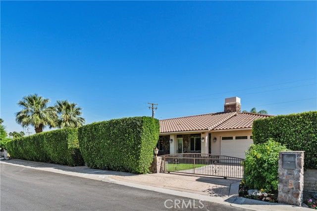 1221 Linda Vista, Palm Springs, CA 92262