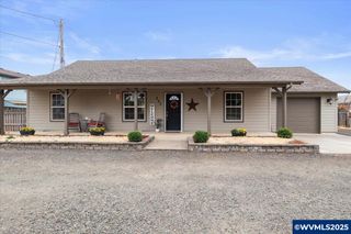 223 N 14th St, Philomath, OR 97370