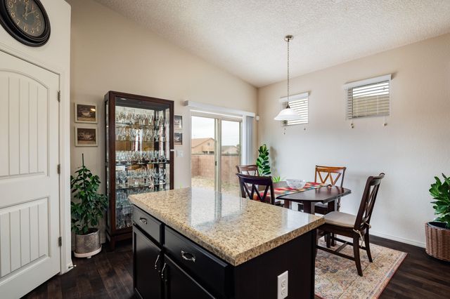28 VISTA DEL CERRO Drive, Los Lunas, NM 87031