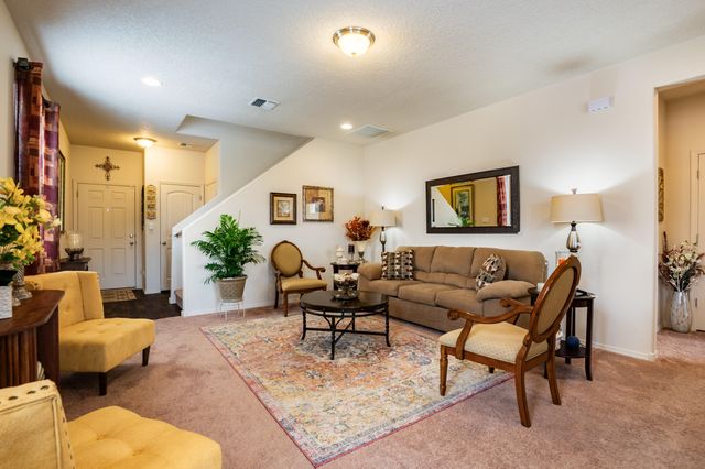 28 VISTA DEL CERRO Drive, Los Lunas, NM 87031