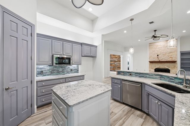 5501 Equestrian Drive, Granbury, TX 76049