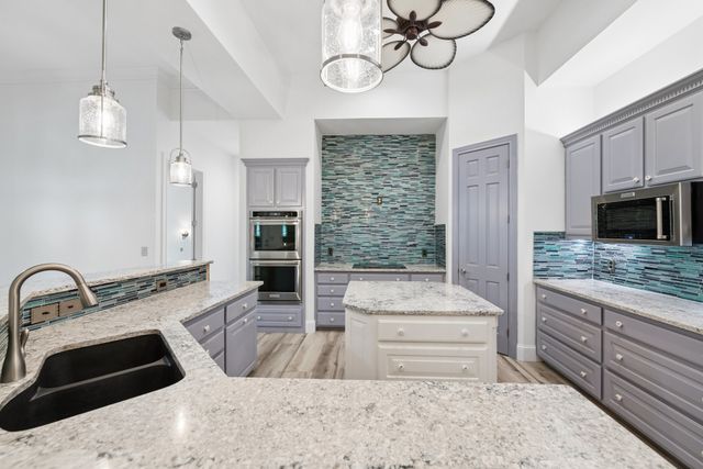 5501 Equestrian Drive, Granbury, TX 76049