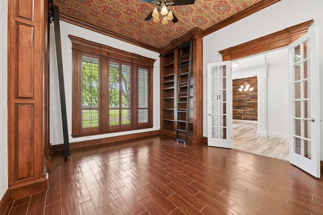 5501 Equestrian Drive, Granbury, TX 76049