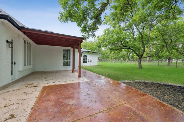 5501 Equestrian Drive, Granbury, TX 76049