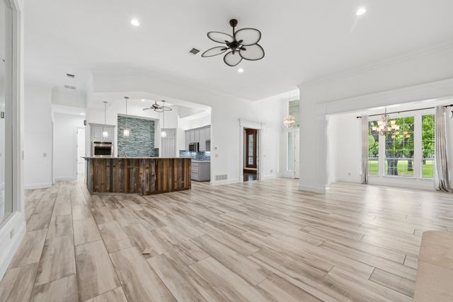 5501 Equestrian Drive, Granbury, TX 76049