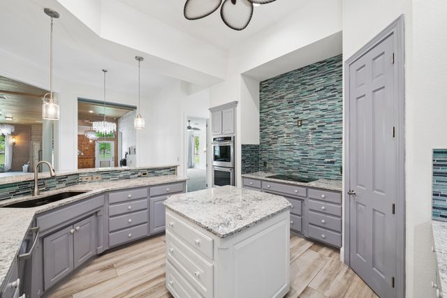 5501 Equestrian Drive, Granbury, TX 76049