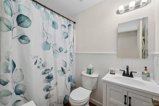 12044 E Maple Avenue, Aurora, CO 80012