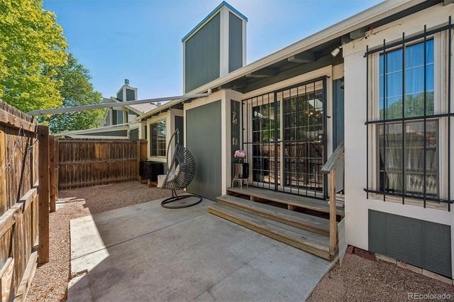 12044 E Maple Avenue, Aurora, CO 80012