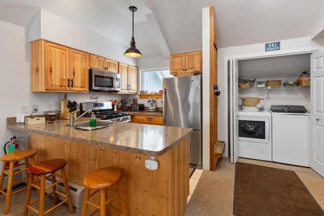 329 Village Circle V8, Killington, VT 05751
