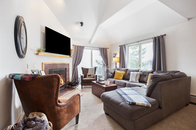 329 Village Circle V8, Killington, VT 05751