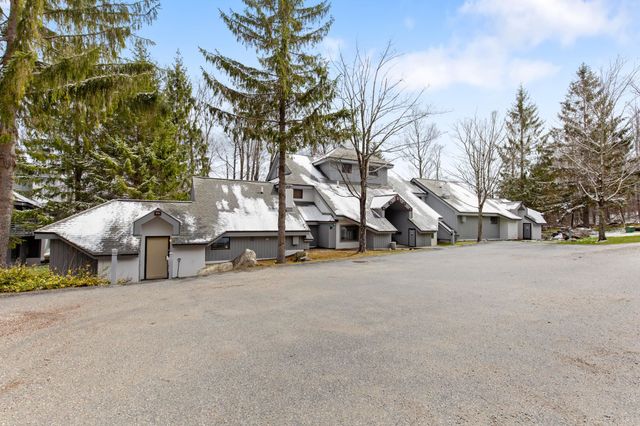 329 Village Circle V8, Killington, VT 05751